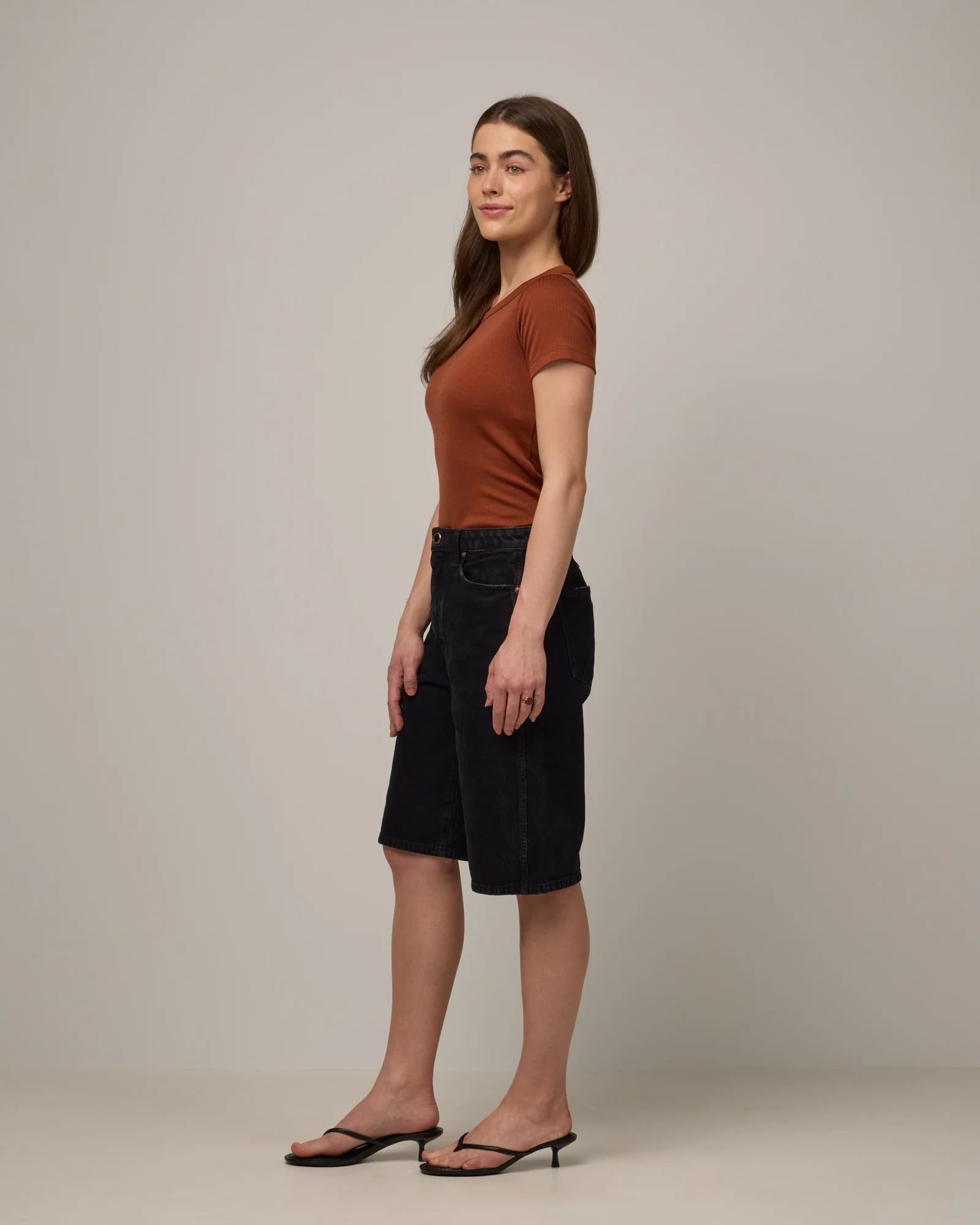 Taylor Ribbed Tee - Image 4